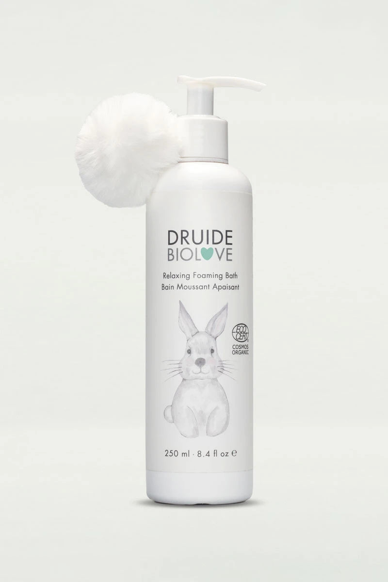 Druide Biolove Relaxing Foaming Baby Bubble Bath 250 ml dispenser in clear background.